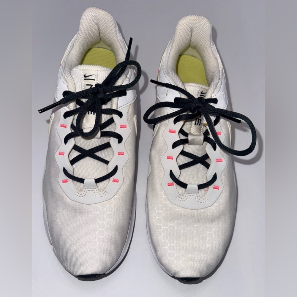 Nike Legend Essential 2 Women’s Training Sneakers White/Black Size 11.5 NWOT